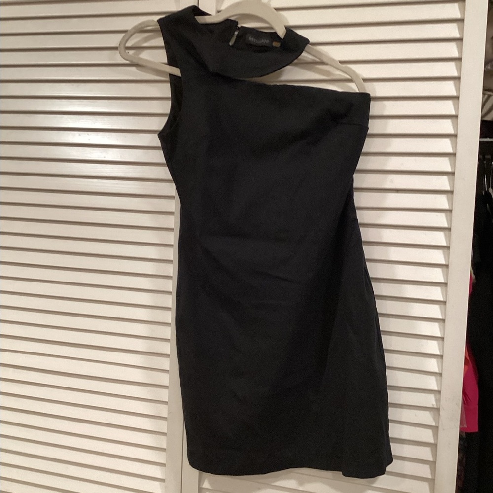 Mittoshop Chic Black One-Shoulder Dress